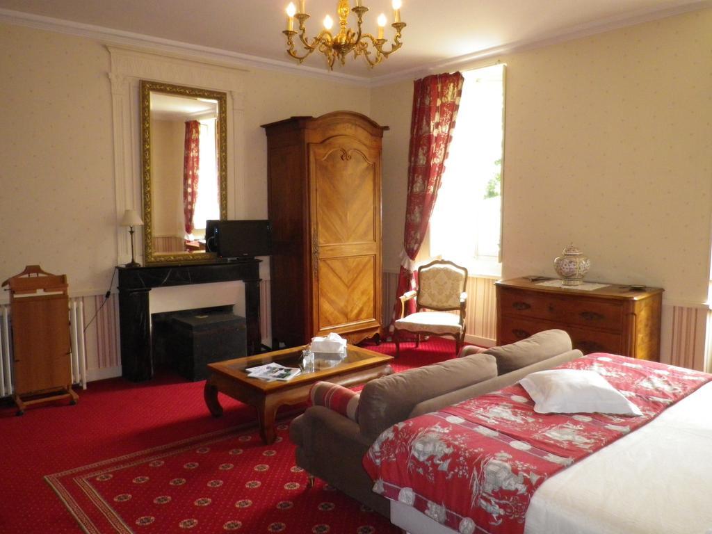 Chateau De L'Oiseliniere Bed and Breakfast Gorges  Rum bild